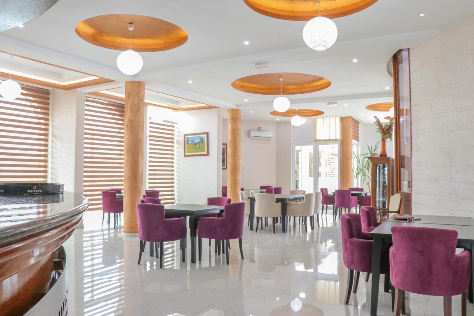 Imperial Hotel Улцин Екстериор снимка