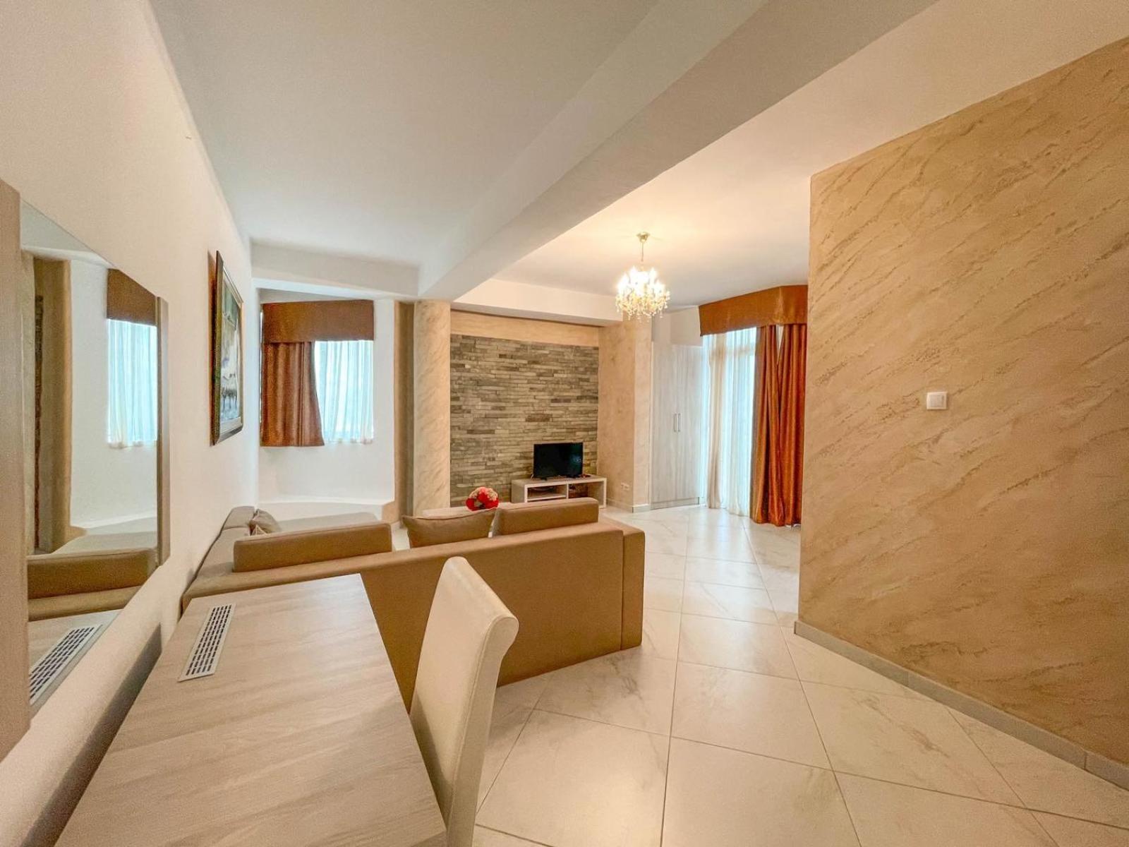 Imperial Hotel Улцин Екстериор снимка