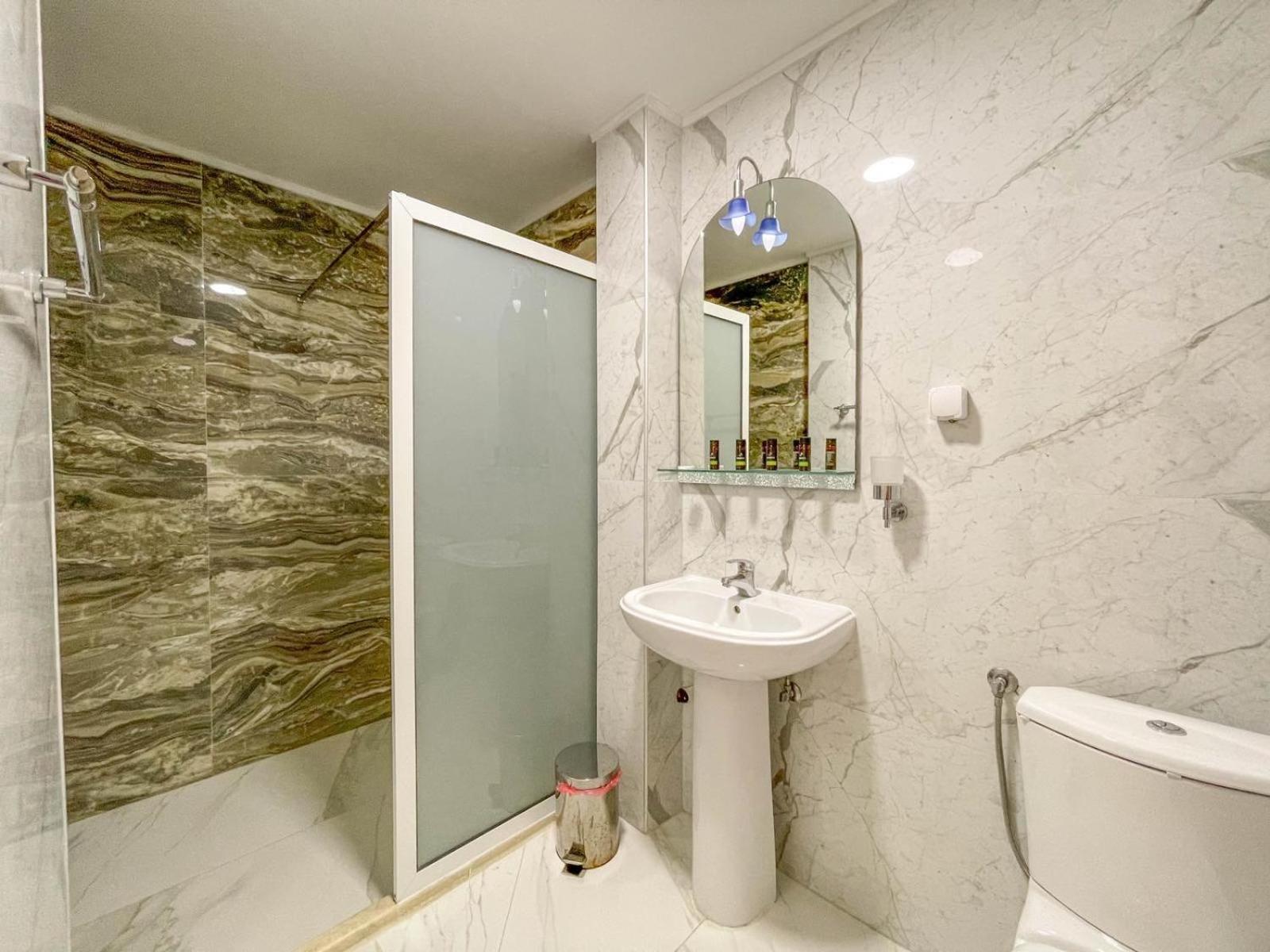 Imperial Hotel Улцин Екстериор снимка