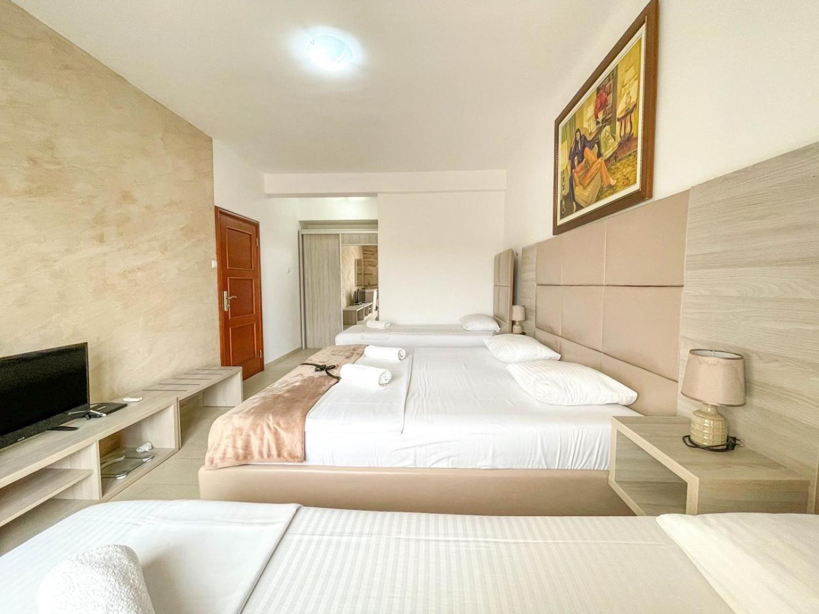 Imperial Hotel Улцин Екстериор снимка