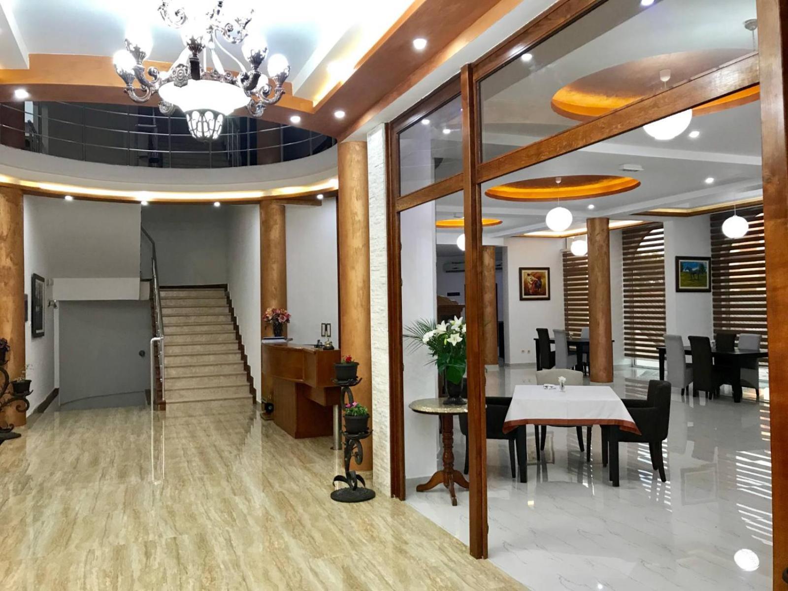 Imperial Hotel Улцин Екстериор снимка
