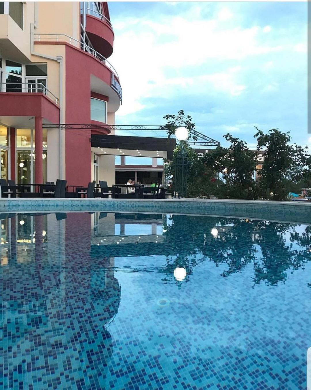 Imperial Hotel Улцин Екстериор снимка