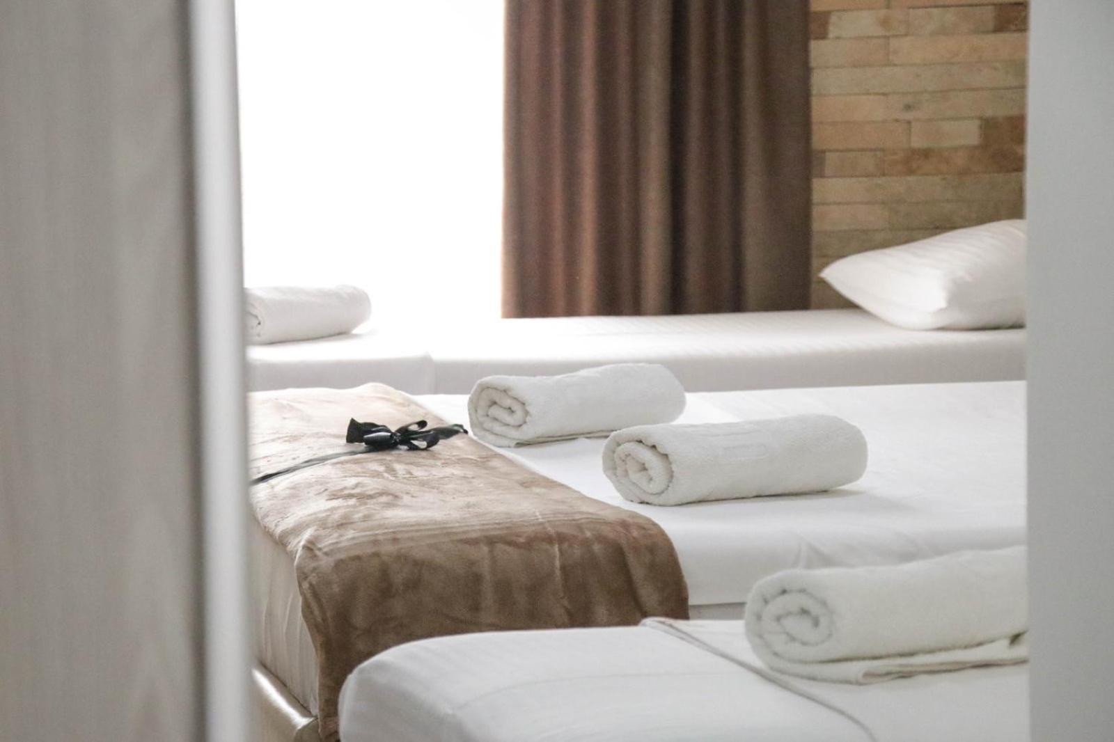 Imperial Hotel Улцин Стая снимка