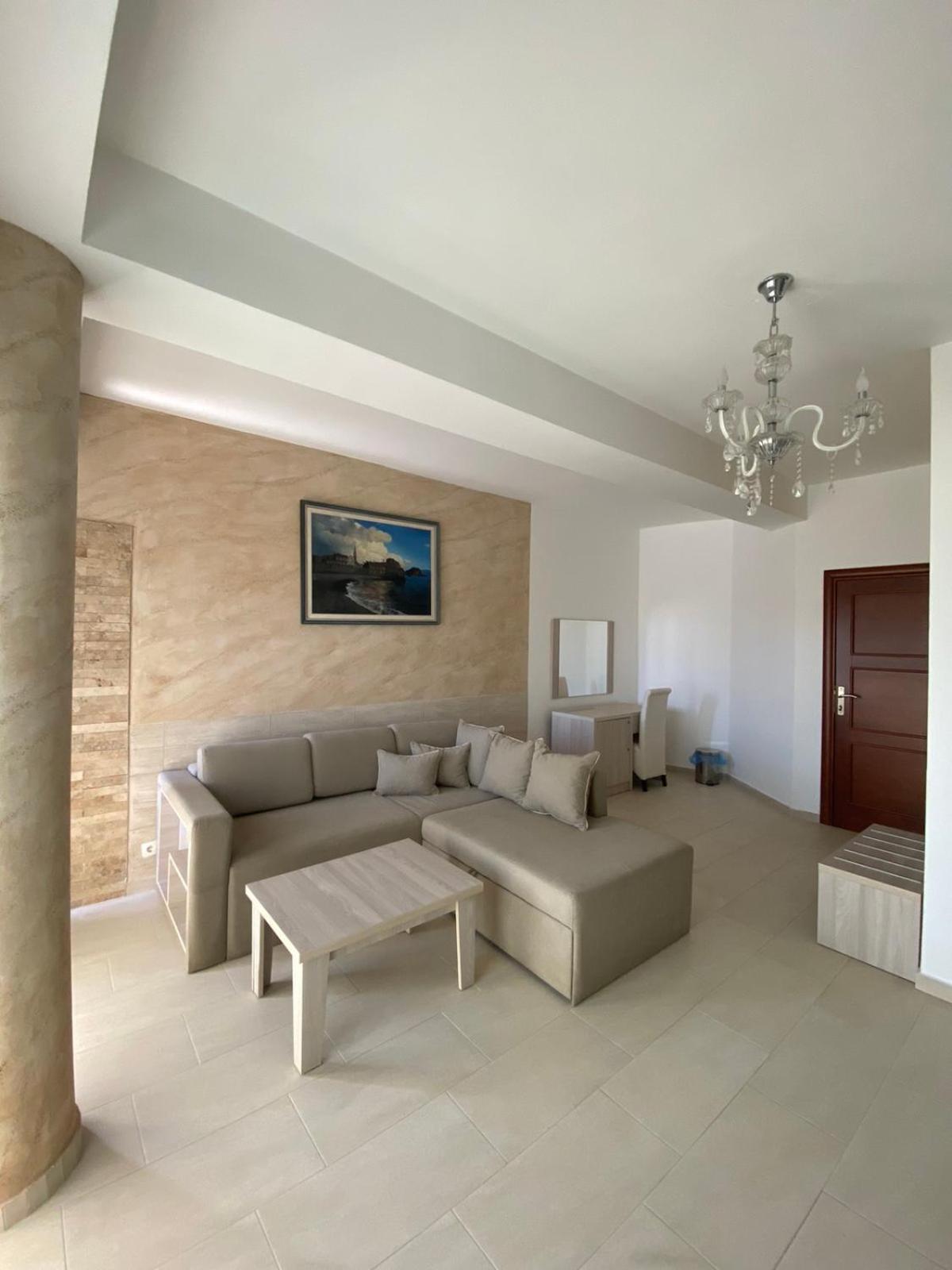 Imperial Hotel Улцин Екстериор снимка