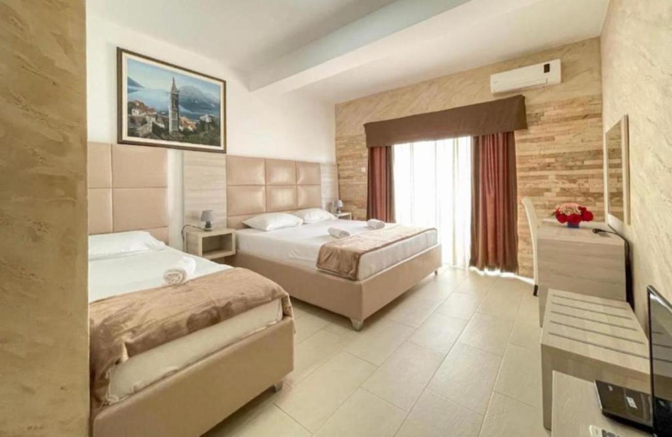 Imperial Hotel Улцин Екстериор снимка