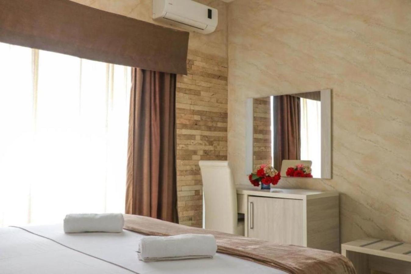 Imperial Hotel Улцин Екстериор снимка