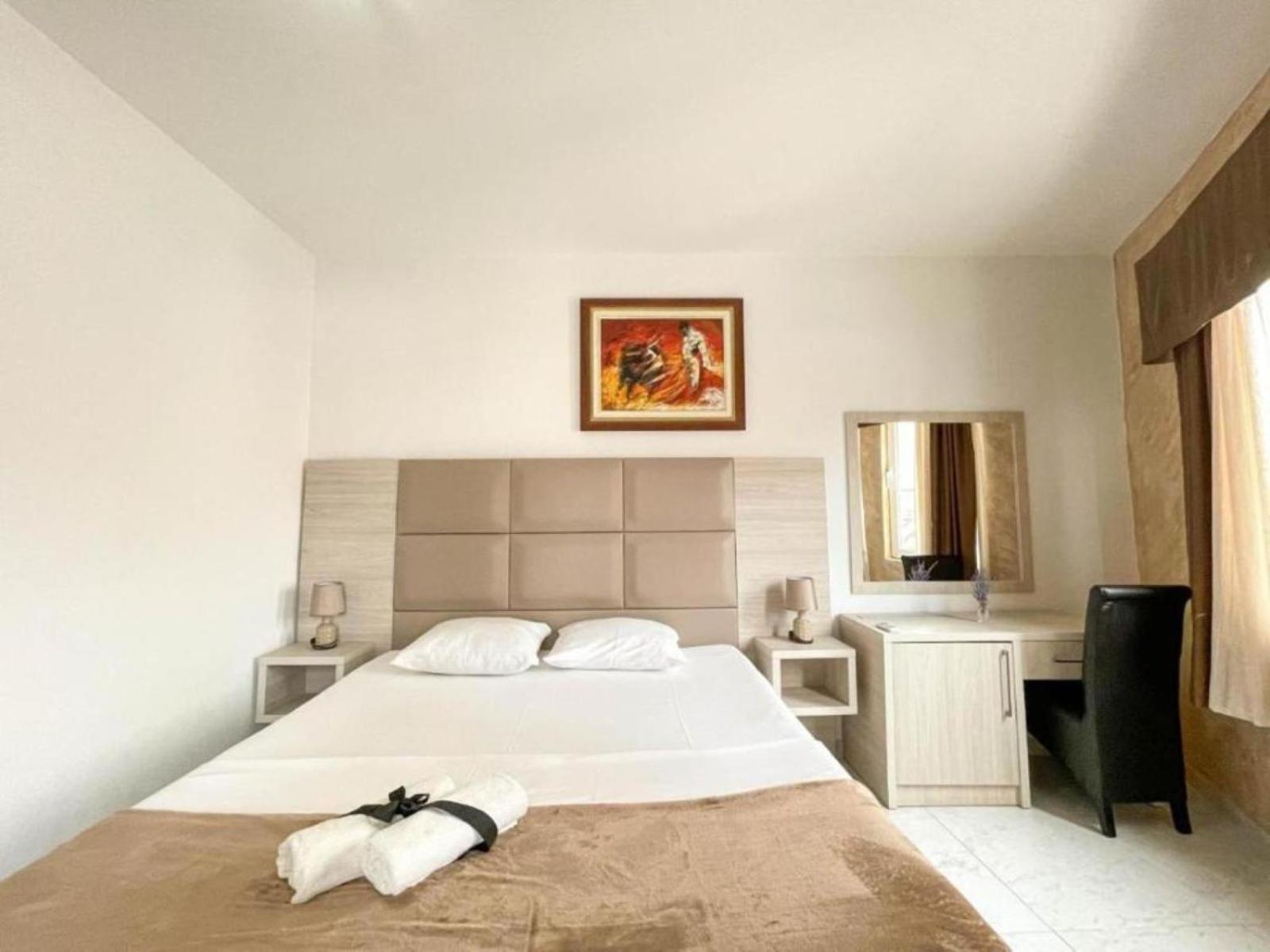 Imperial Hotel Улцин Екстериор снимка