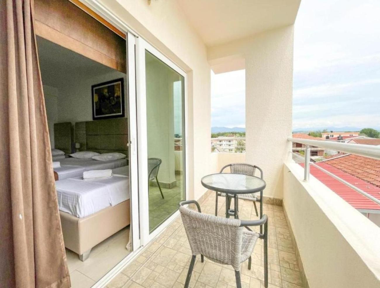 Imperial Hotel Улцин Екстериор снимка