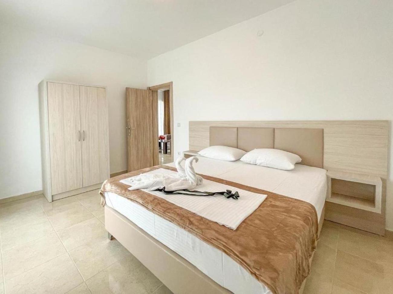 Imperial Hotel Улцин Екстериор снимка