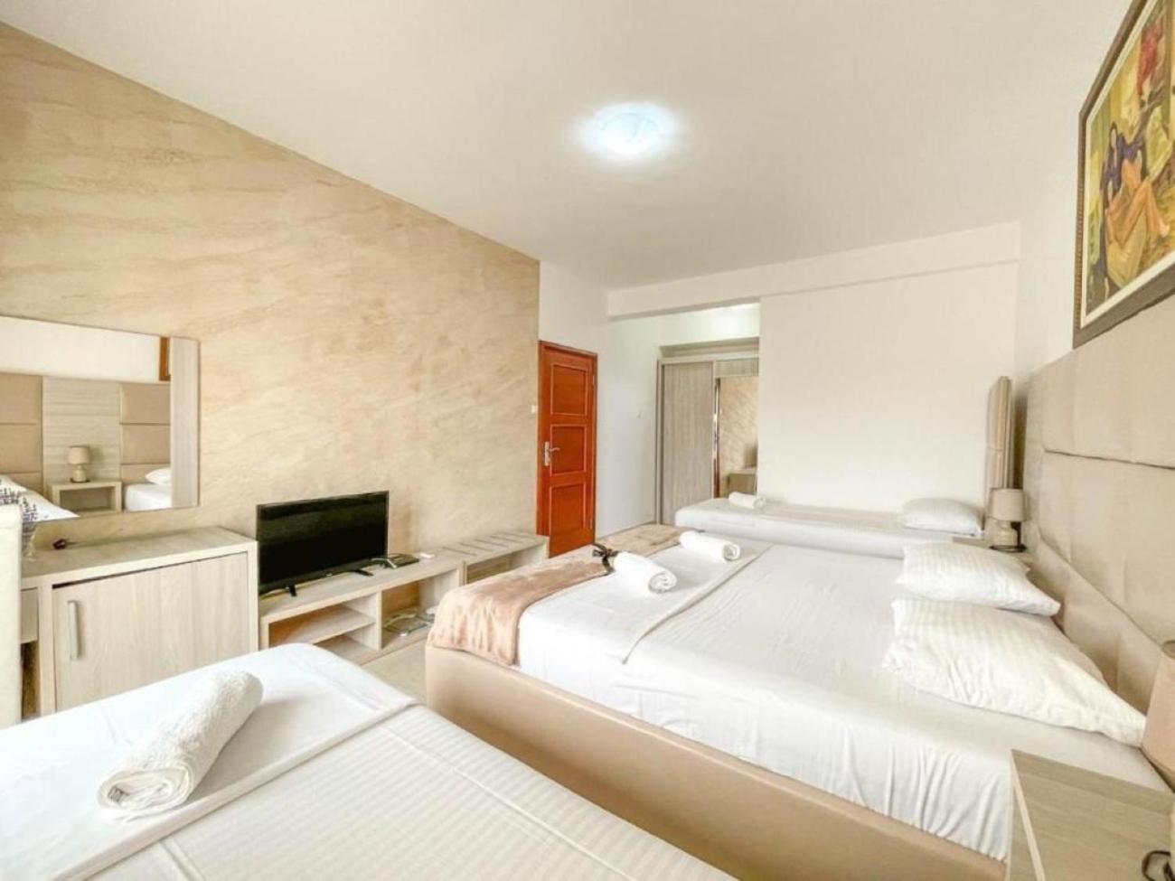 Imperial Hotel Улцин Екстериор снимка